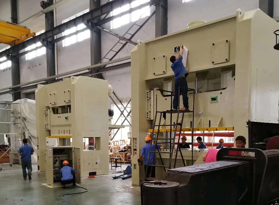 精密沖床生產(chǎn)